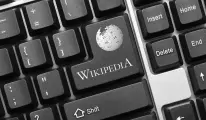 A Wikipédia se posiciona contra a IA: artigos gerados automaticamente agora estão proibidos.