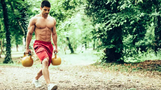 Forget Sit-Ups: I Did Suitcase Carries for a Week, and My Core Was on Fire