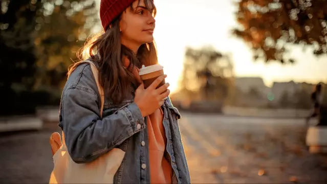 Sugar, Creamer, and Microplastics: The Truth Behind the Plastic-Free Coffee Revolution