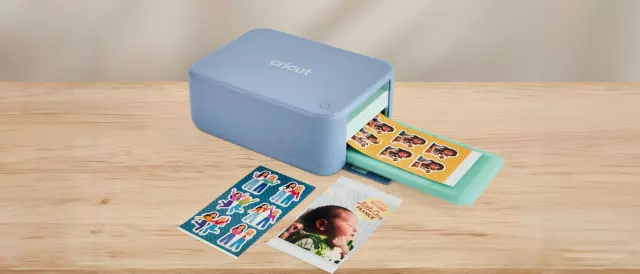 Cricut StickerPix Print + Cut レビュー：ダイカット愛好家になる価値のあるDIYステッカープリンター