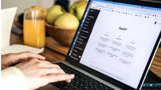 Can the '/human' Prompt Finally Fix Robotic AI Writing? We Put It to the Test