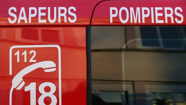 В городе Вильербанн, в департаменте Рона, молодой человек, которому было около двадцати лет, скончался после того, как потерял сознание.