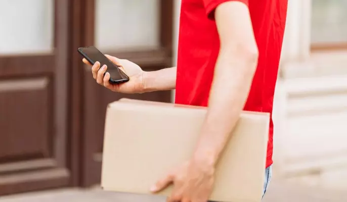 Pacotes falsos: o golpe por SMS com inteligência artificial está se tornando cada vez mais perigoso.