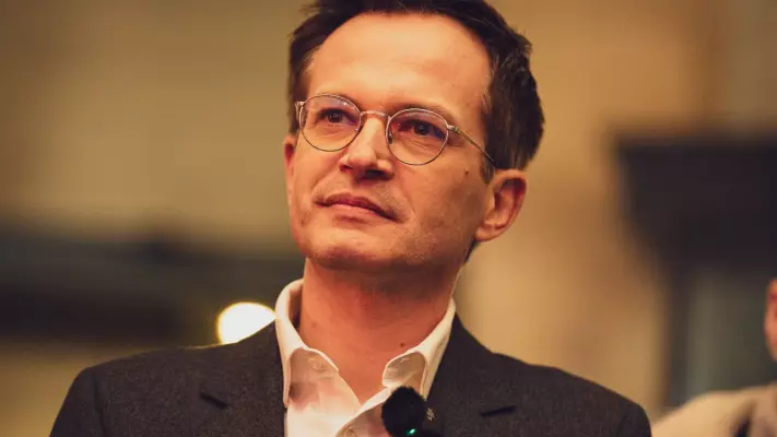 Муниципальные выборы в Париже: «Это отрицание демократии», — Пьер-Ив Бурназель прерывает митинг Эммануэля Грегуара