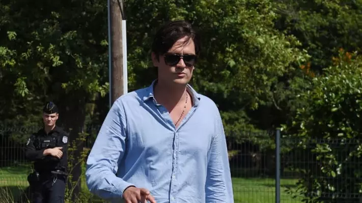 阿兰·德龙遗产：阿兰-法比安撤回其撤销父亲遗嘱的请求